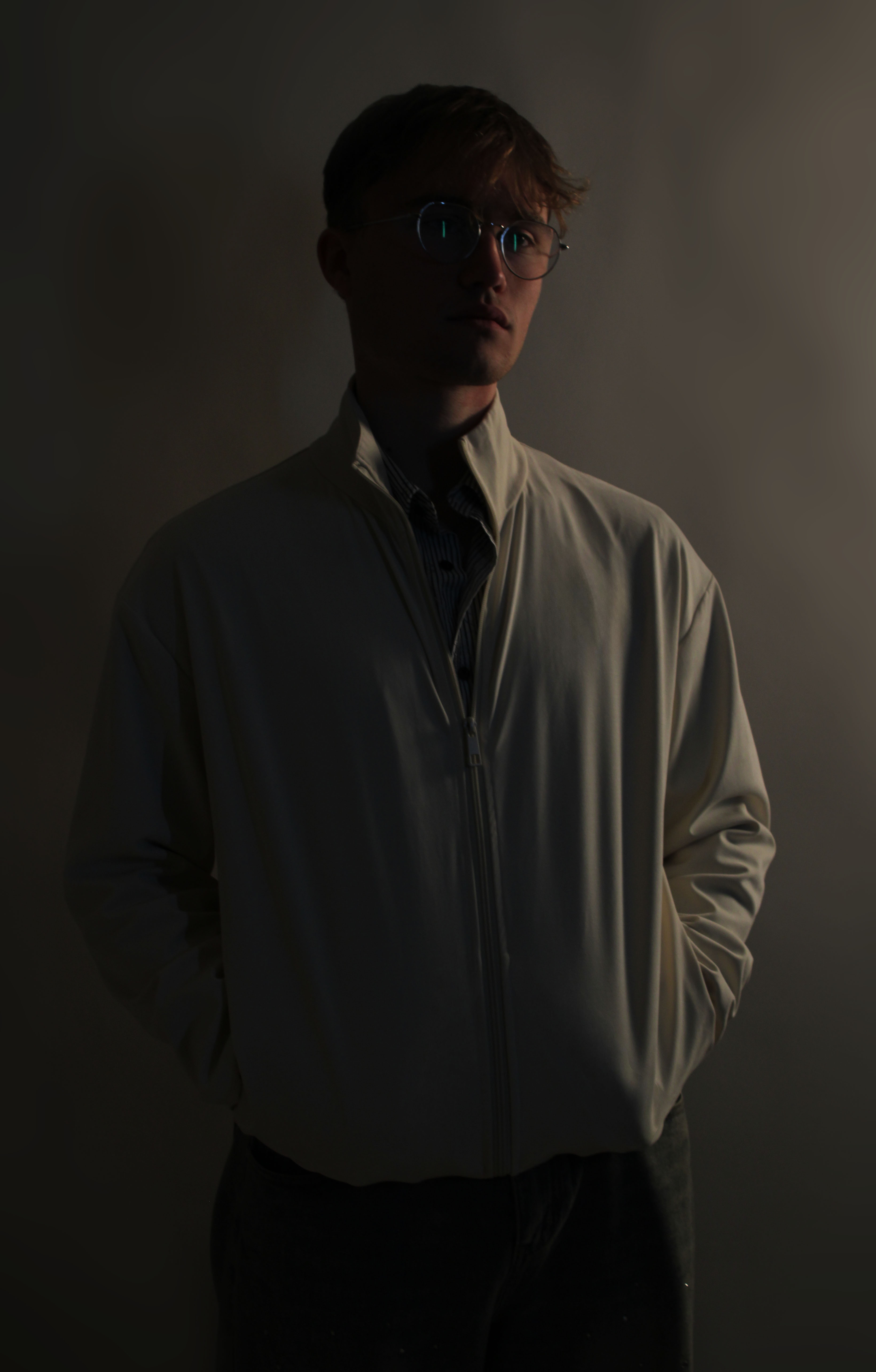 Leon Jones, press photo 1