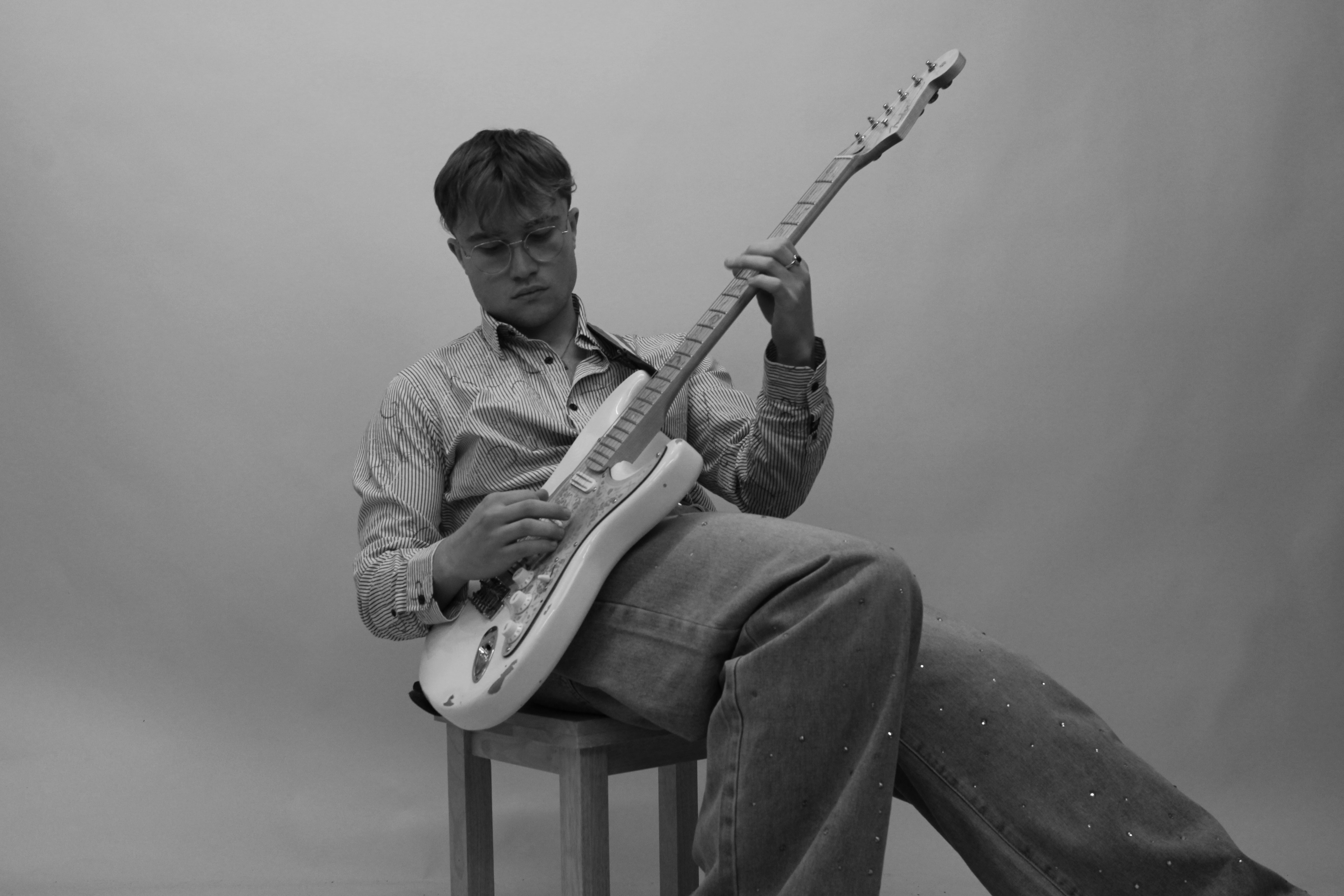 Leon Jones, press photo 5